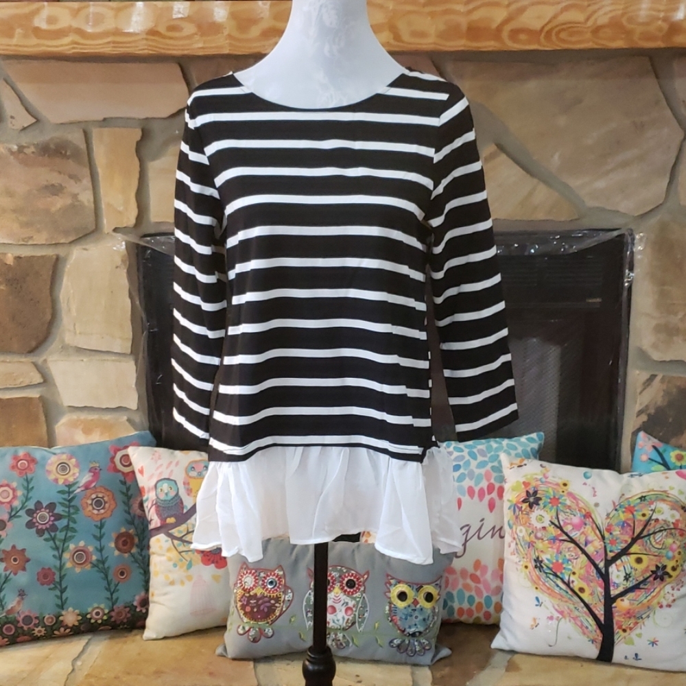 Catalog Avon Stripped Ruffle Flattering Top - Picture 1 of 7